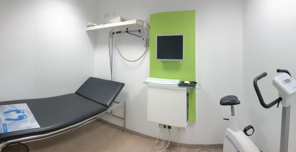 Praxis-Koblenzer-Strasse-Raum-2 Behandlungszimmer in der Hausarztpraxis Koblenzer Straße in Wenden