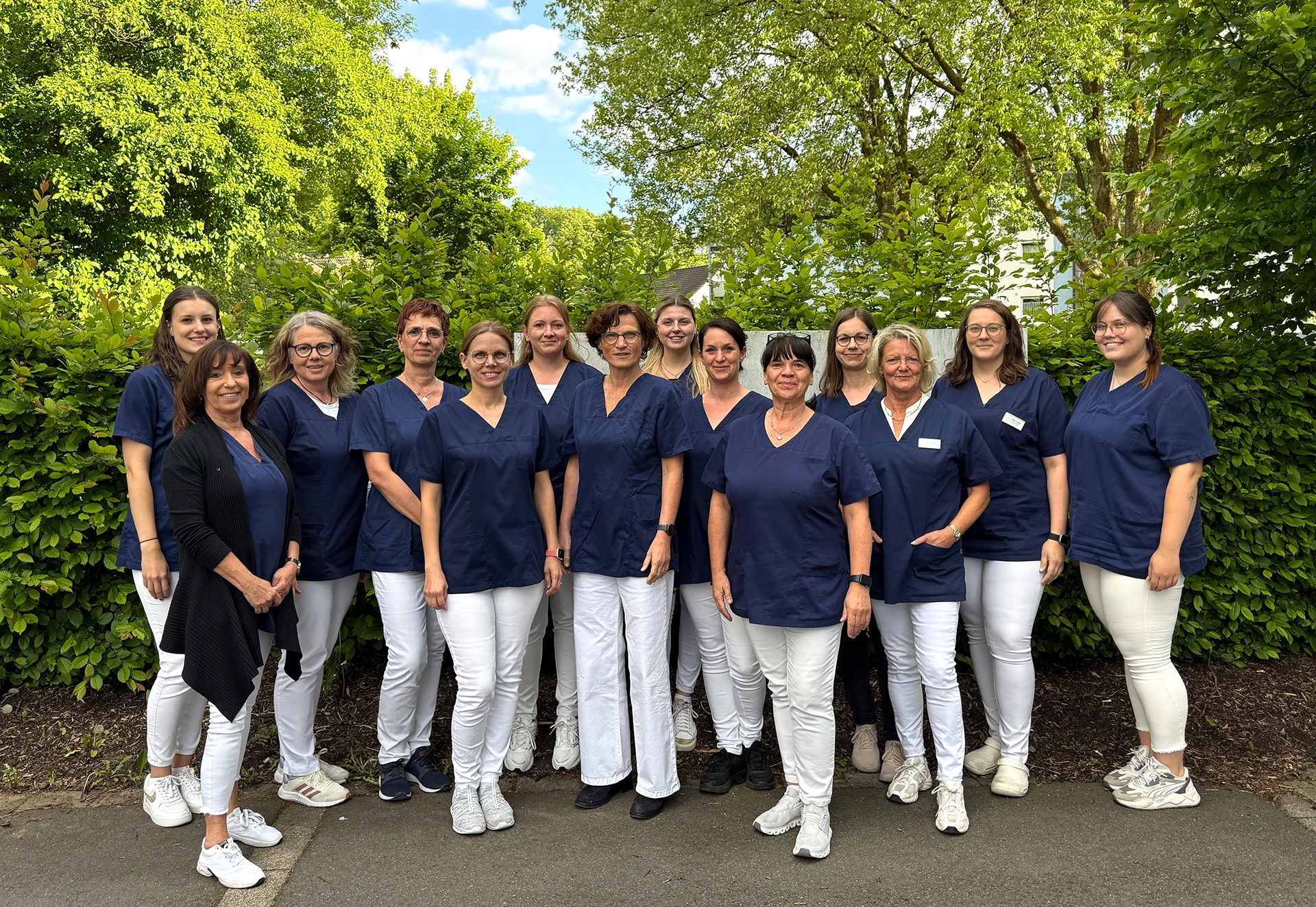 Praxis_Koblenzer_Strasse_Teamfoto_full